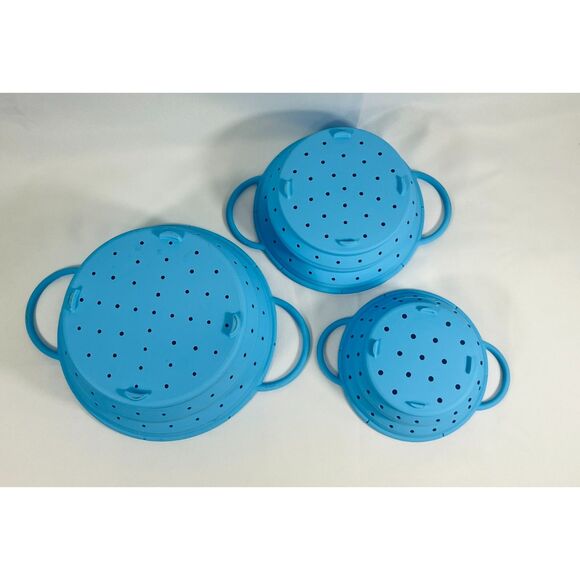 Set of 3 Collapsible Silicon Strainers/Collanders Blue - Picture 4 of 6